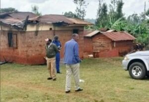 Witnesses at the scene of arson in Kandara, Murang'a County.